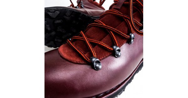 Maroon sale hiking boots