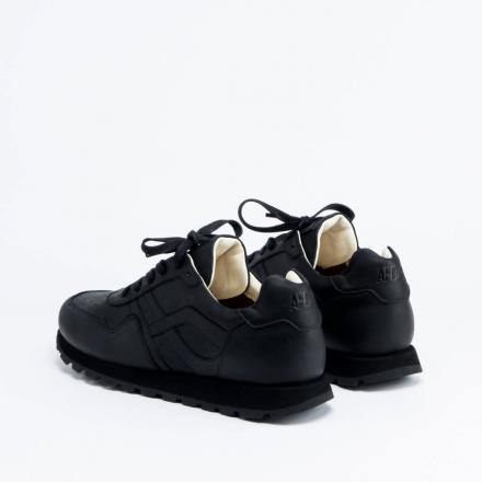 Черные кожаные кроссовки Sabotage Matt Black Trekking