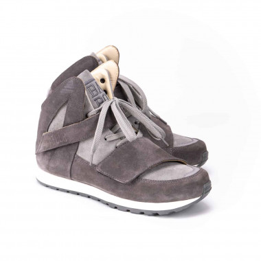 Кроссовки Bad Boy Grey Grey — ретрофутуризм из замши
