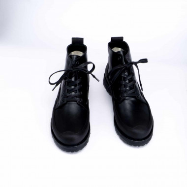 Ботинки Paladin Oil Black из чёрной кожи и жированного нубука на массивной подошве