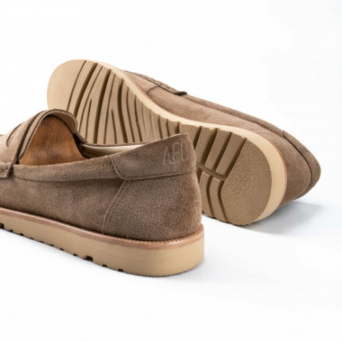 Пенни лоферы Beige Suede — бежевый велюр, кожаный рант, облегчённая подошва